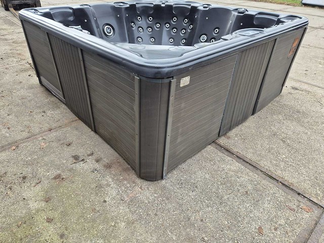 Balboa 6 persoons jacuzzi en buitenspa - afbeelding 16 van  21