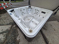 Balboa 6 persoons jacuzzi en buitenspa - afbeelding 16 van  34