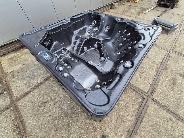 Balboa 6 persoons jacuzzi en buitenspa - afbeelding 12 van  23