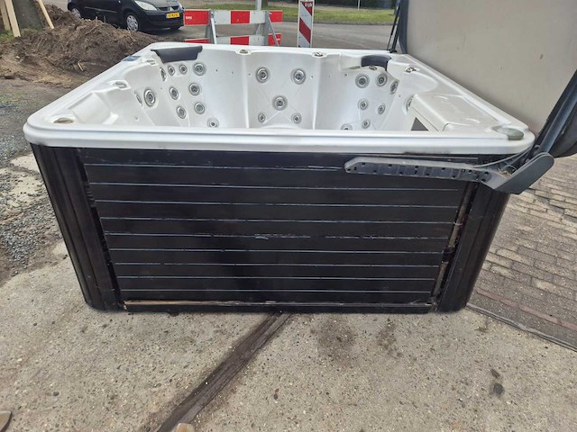 Balboa 6 persoons jacuzzi en buitenspa - afbeelding 17 van  30