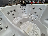Balboa 6 persoons jacuzzi en buitenspa - afbeelding 6 van  34