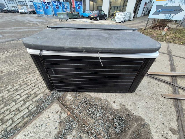 Balboa 6 persoons jacuzzi en buitenspa - afbeelding 32 van  34