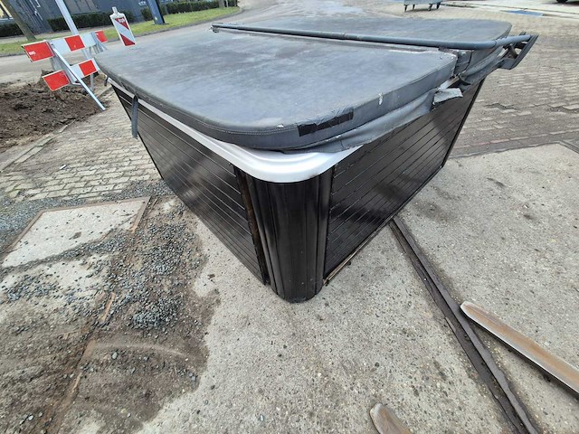 Balboa 6 persoons jacuzzi en buitenspa - afbeelding 34 van  34