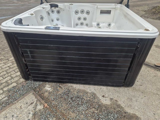 Balboa 6 persoons jacuzzi en buitenspa - afbeelding 10 van  34