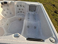Balboa 6 persoons jacuzzi en buitenspa - afbeelding 2 van  2