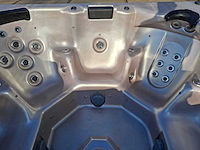 Balboa 6 persoons jacuzzi en buitenspa - afbeelding 3 van  5