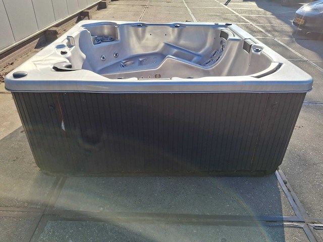 Balboa 6 persoons jacuzzi en buitenspa - afbeelding 4 van  5