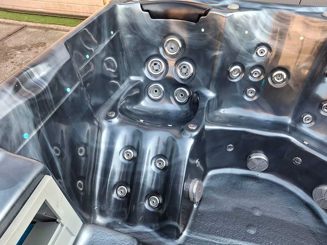 Balboa 6 persoons jacuzzi en buitenspa - afbeelding 5 van  30