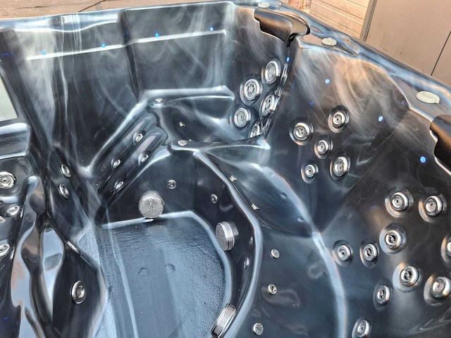 Balboa 6 persoons jacuzzi en buitenspa - afbeelding 13 van  30