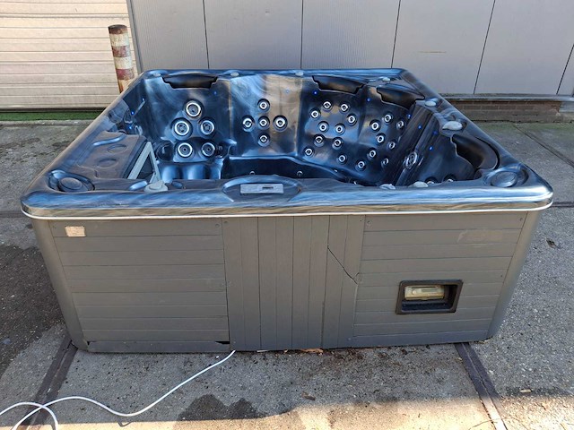 Balboa 6 persoons jacuzzi en buitenspa - afbeelding 23 van  30