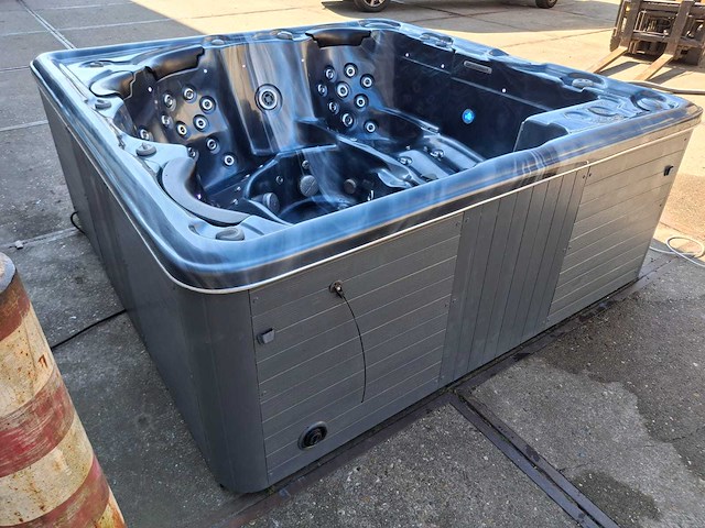 Balboa 6 persoons jacuzzi en buitenspa - afbeelding 24 van  30