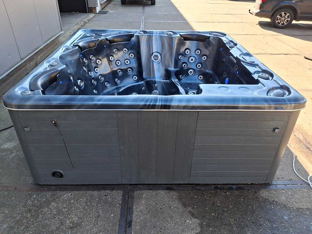 Balboa 6 persoons jacuzzi en buitenspa - afbeelding 25 van  30