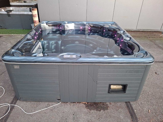 Balboa 6 persoons jacuzzi en buitenspa - afbeelding 27 van  30