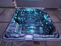 Balboa 6 persoons jacuzzi en buitenspa - afbeelding 28 van  30