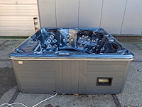 Balboa 6 persoons jacuzzi en buitenspa - afbeelding 30 van  30