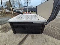 Balboa 6 persoons jacuzzi en buitenspa - afbeelding 12 van  24