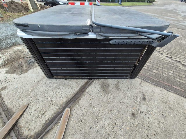 Balboa 6 persoons jacuzzi en buitenspa - afbeelding 23 van  24
