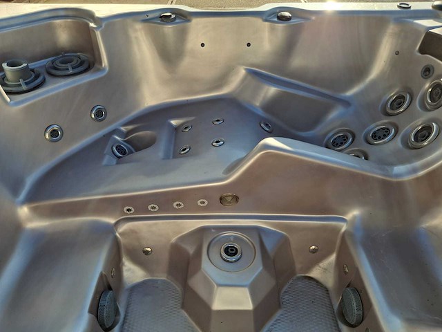 Balboa 6 persoons jacuzzi en buitenspa - afbeelding 2 van  31