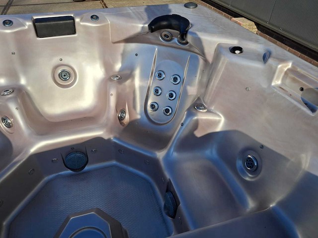 Balboa 6 persoons jacuzzi en buitenspa - afbeelding 9 van  31