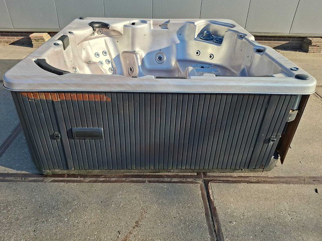 Balboa 6 persoons jacuzzi en buitenspa - afbeelding 16 van  31