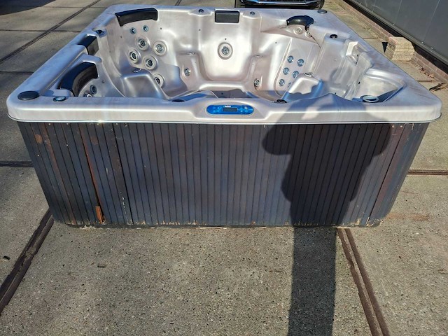 Balboa 6 persoons jacuzzi en buitenspa - afbeelding 18 van  31