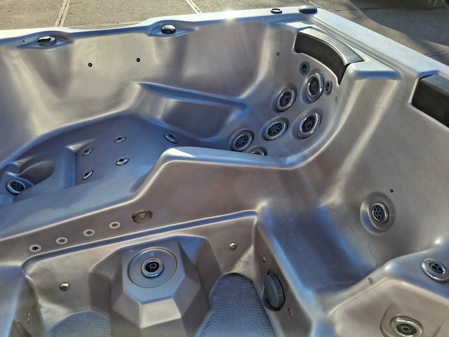 Balboa 6 persoons jacuzzi en buitenspa - afbeelding 31 van  31