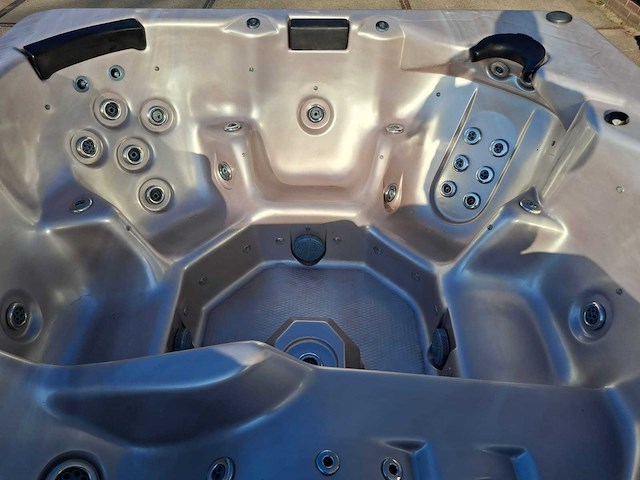 Balboa 6 persoons jacuzzi en buitenspa - afbeelding 8 van  31