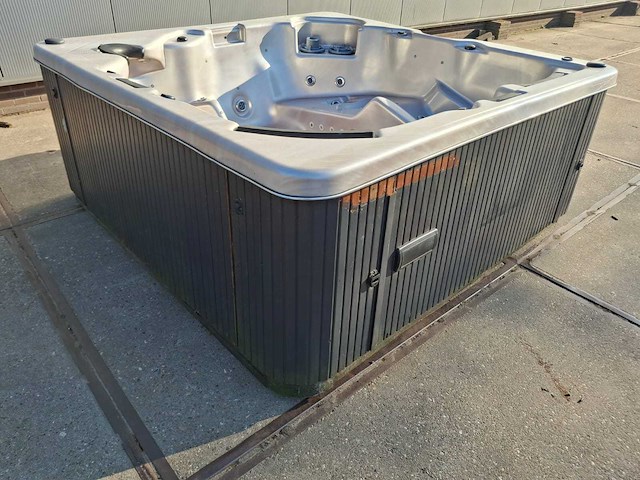 Balboa 6 persoons jacuzzi en buitenspa - afbeelding 19 van  31