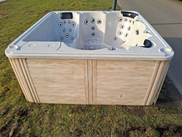 Balboa 6 persoons jacuzzi en buitenspa - afbeelding 7 van  7