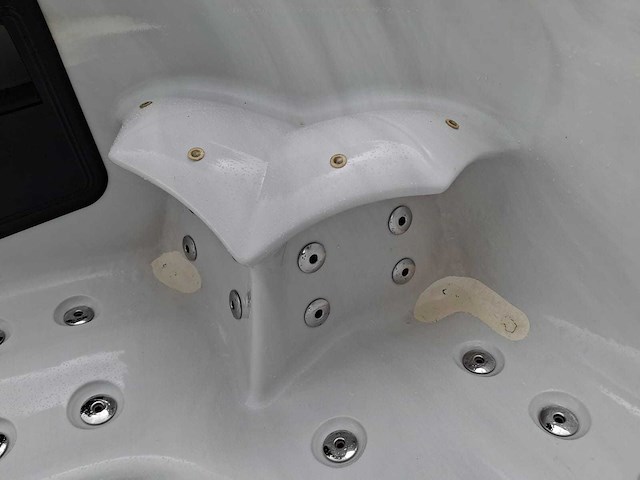 Balboa 6 persoons jacuzzi en buitenspa - afbeelding 15 van  36