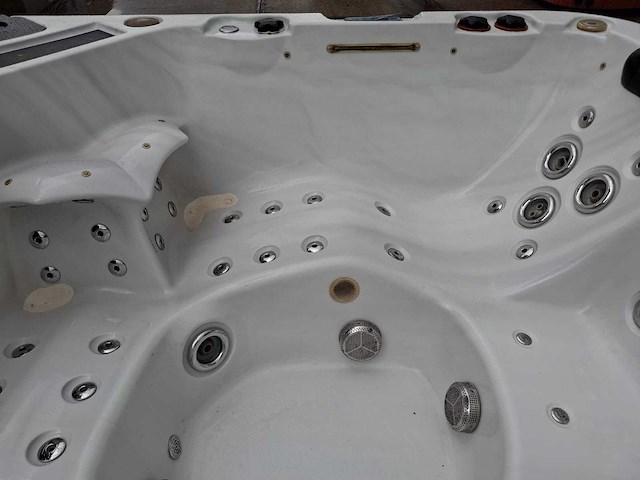 Balboa 6 persoons jacuzzi en buitenspa - afbeelding 26 van  36