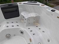 Balboa 6 persoons jacuzzi en buitenspa - afbeelding 31 van  36