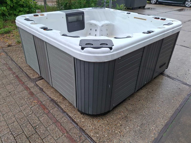 Balboa 6 persoons jacuzzi en buitenspa - afbeelding 7 van  36