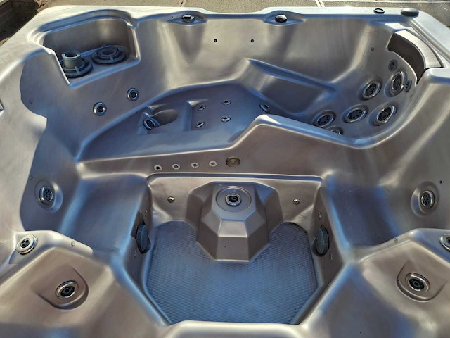 Balboa 6 persoons jacuzzi en buitenspa - afbeelding 8 van  31