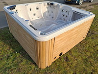 Balboa 6 persoons jacuzzi en buitenspa - afbeelding 13 van  27