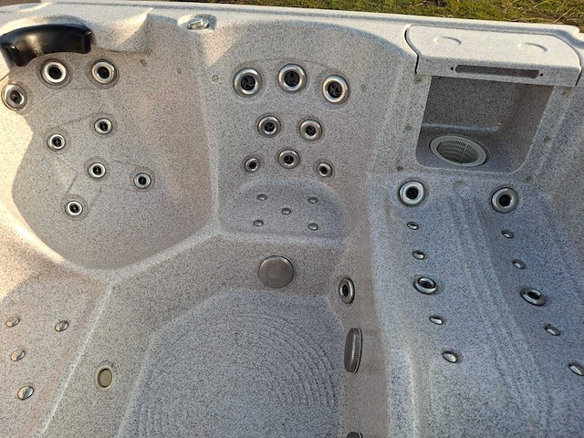 Balboa 6 persoons jacuzzi en buitenspa - afbeelding 15 van  27