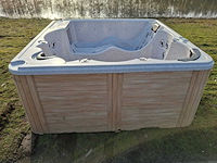 Balboa 6 persoons jacuzzi en buitenspa - afbeelding 25 van  27