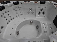 Balboa 6 persoons jacuzzi en buitenspa - afbeelding 14 van  19