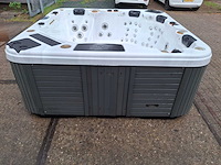 Balboa 6 persoons jacuzzi en buitenspa - afbeelding 10 van  19