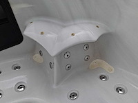 Balboa 6 persoons jacuzzi en buitenspa - afbeelding 1 van  36
