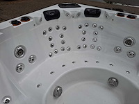 Balboa 6 persoons jacuzzi en buitenspa - afbeelding 30 van  36