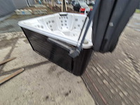 Balboa 6 persoons jacuzzi en buitenspa - afbeelding 8 van  8