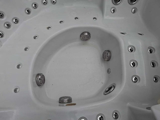 Balboa 6 persoons jacuzzi en buitenspa - afbeelding 14 van  34