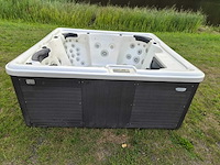 Balboa 6 persoons jacuzzi en buitenspa - afbeelding 9 van  29