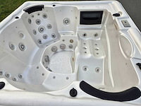 Balboa 6 persoons jacuzzi en buitenspa - afbeelding 19 van  29