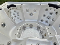 Balboa 6 persoons jacuzzi en buitenspa - afbeelding 24 van  29