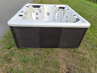 Balboa 6 persoons jacuzzi en buitenspa - afbeelding 2 van  29