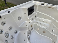 Balboa 6 persoons jacuzzi en buitenspa - afbeelding 18 van  29