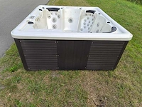 Balboa 6 persoons jacuzzi en buitenspa - afbeelding 29 van  29