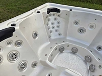 Balboa 6 persoons jacuzzi en buitenspa - afbeelding 23 van  29